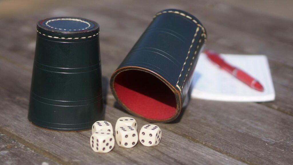 kniffel gesellschaftsspiele